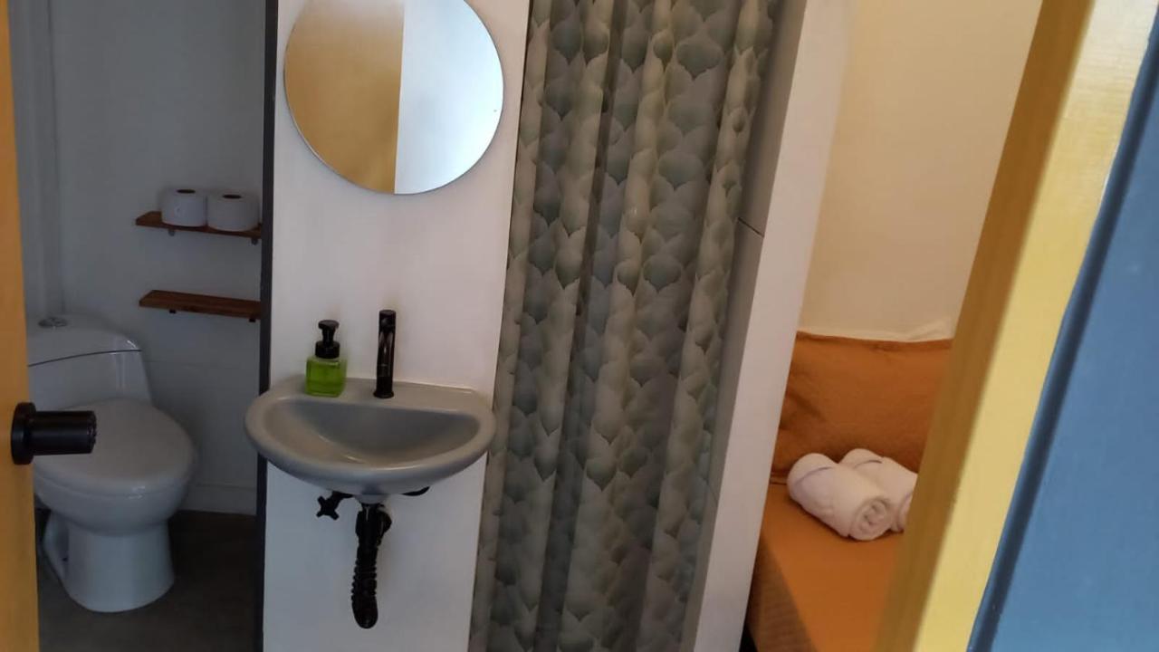Casa Mosaiko Primer Parque Laureles Medellín Kültér fotó